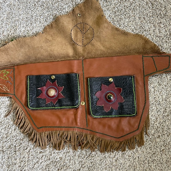Hand Made Fringed Leather Waist Bag with Peace Sign - Picture 9 of 15